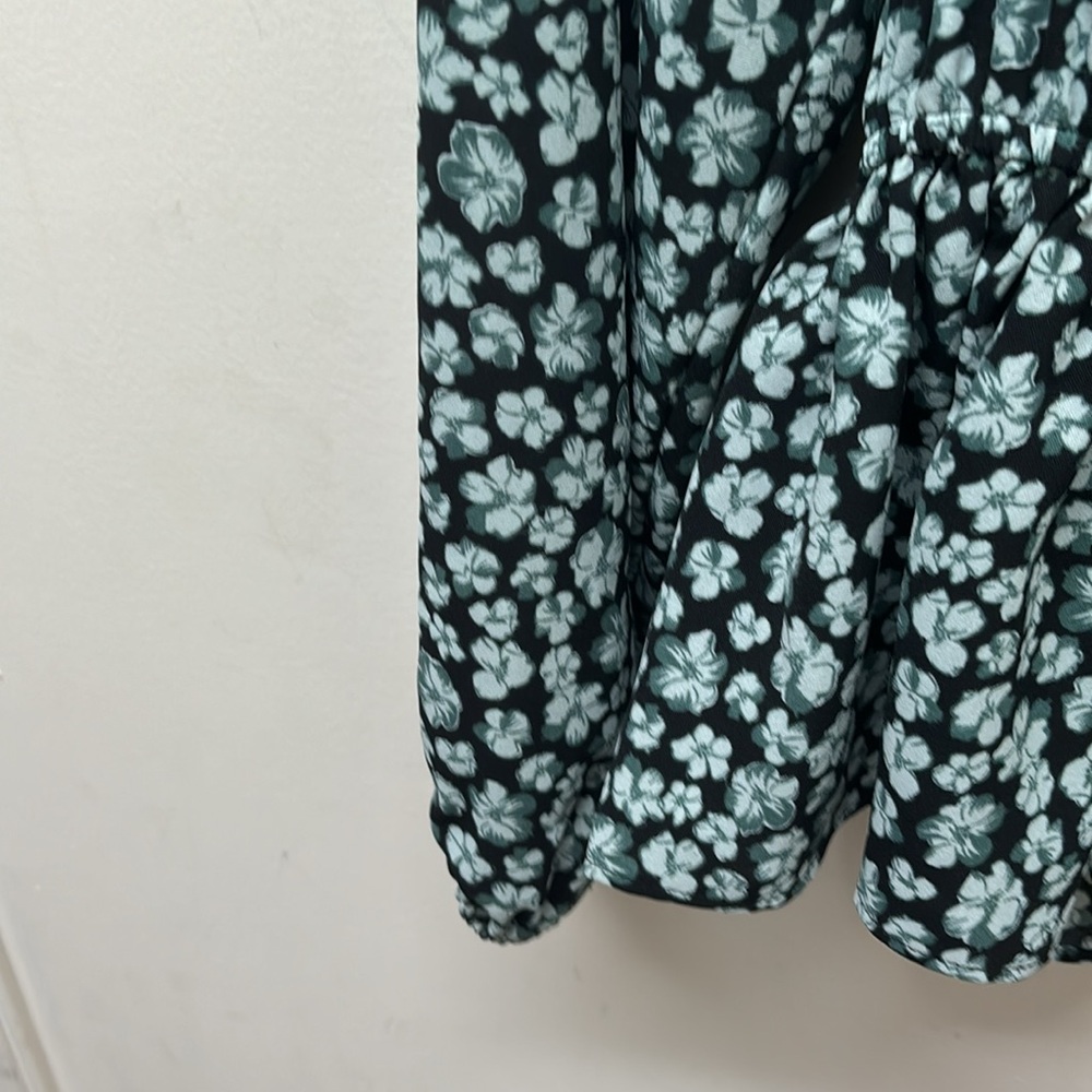 Nine West Black Floral Blouse - Size XS - Picture 3 of 8